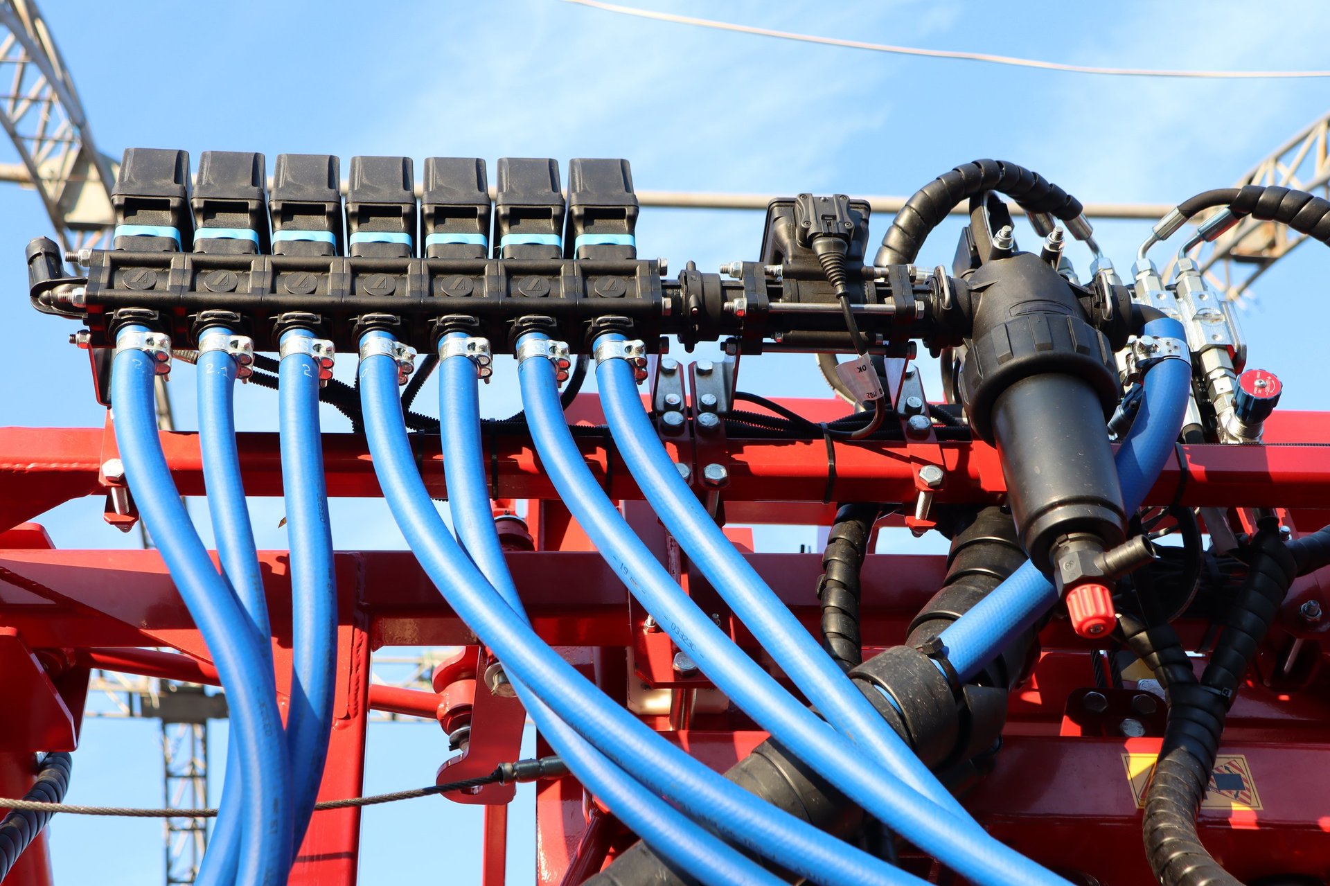 Hydraulic system with blue hoses