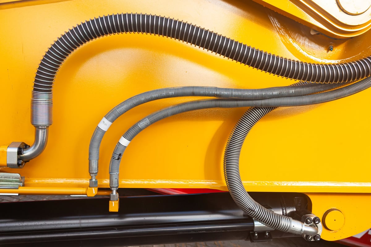 Hydraulic mechanisms of heavy loading equipment