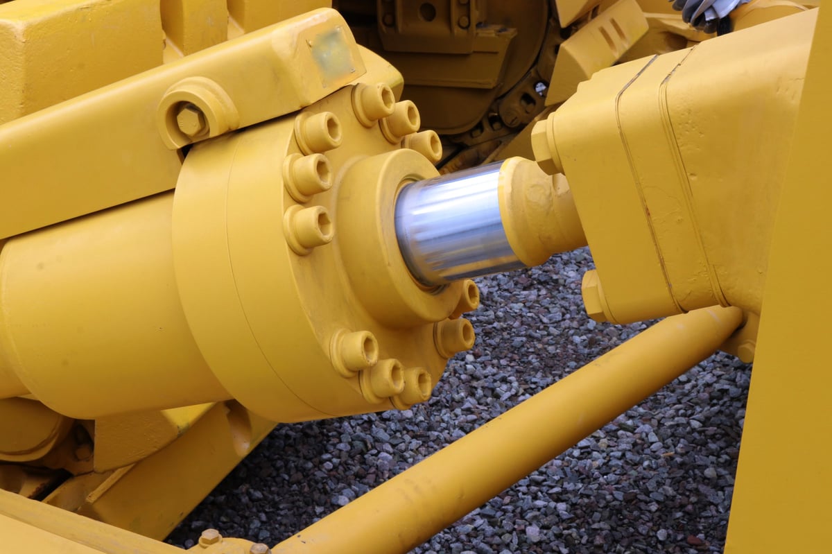 Hydraulic engine on heavy vehicle